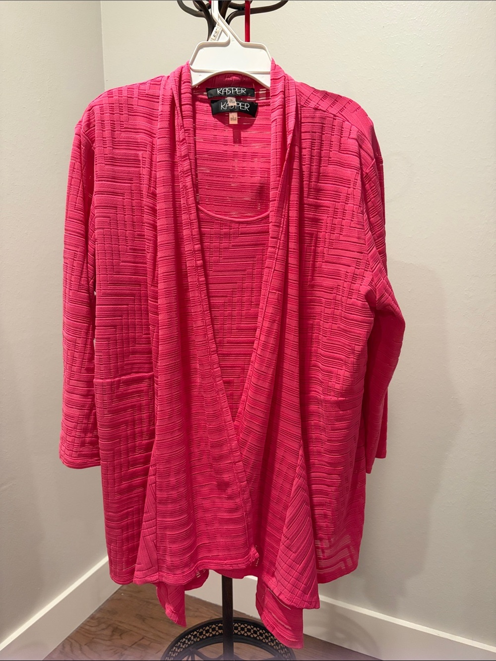 Kasper Vibrant Pink Ribbed Two-Piece Set with Open Cardigan and Sleeveless Tank
